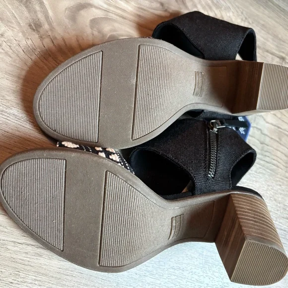 TOMS Majorca Cutout Sandals NWT - Picture 3 of 4